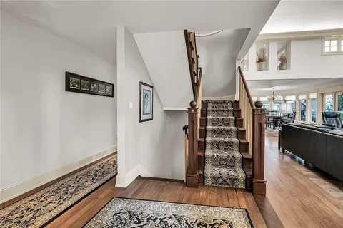 285 Hamilton Drive, ON L9G 2A9