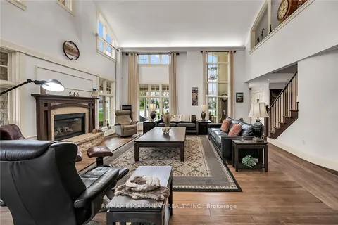 285 Hamilton Drive, ON L9G 2A9
