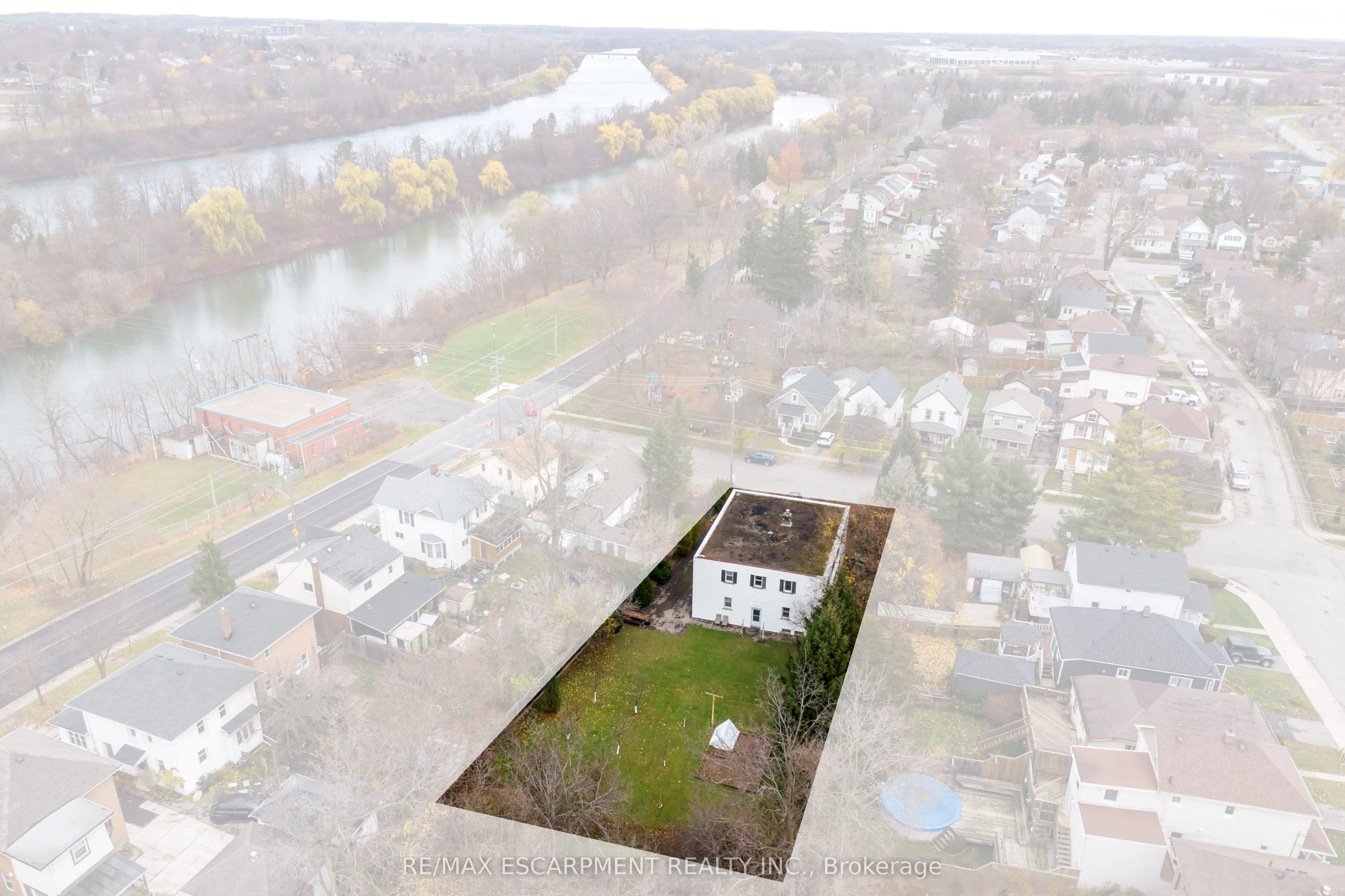 13 McMaster Avenue, Welland, ON L3B 3S6