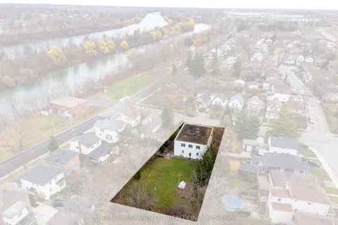 13 McMaster Avenue, Welland, ON L3B 3S6