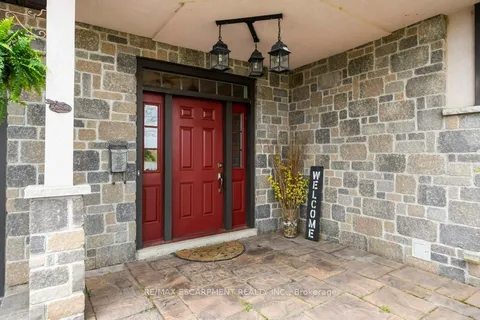 407 Third Road, Hamilton, ON L8J 2X8