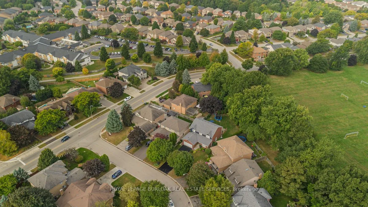 11 Norma Crescent, Hamilton, ON L9G 4S9