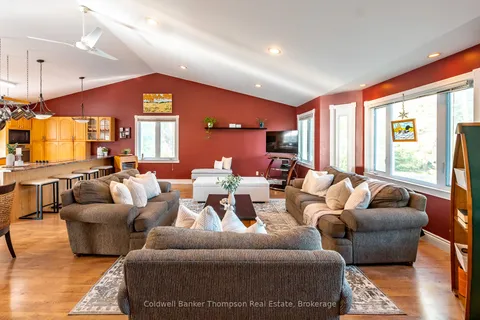 4237 RAVENSCLIFFE Road, Huntsville, ON P1H 2J2