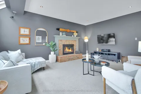 20 Arbuckle Crescent, South of Baseline to Knoxdale, ON K2G 5H1