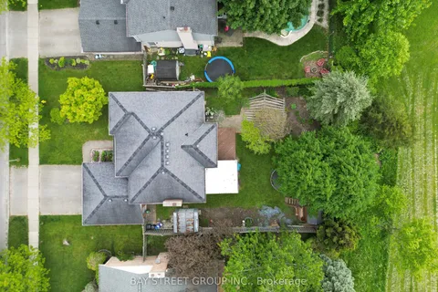 33 Repton Avenue, London North, ON N5X 3G3