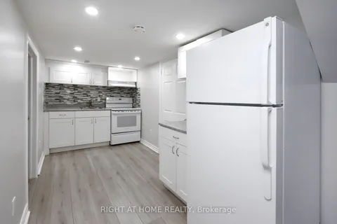 240 East 22nd Street, ON L8V 2V7