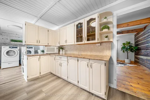 1516 Williamsport Road, Huntsville, ON P1H 2J4