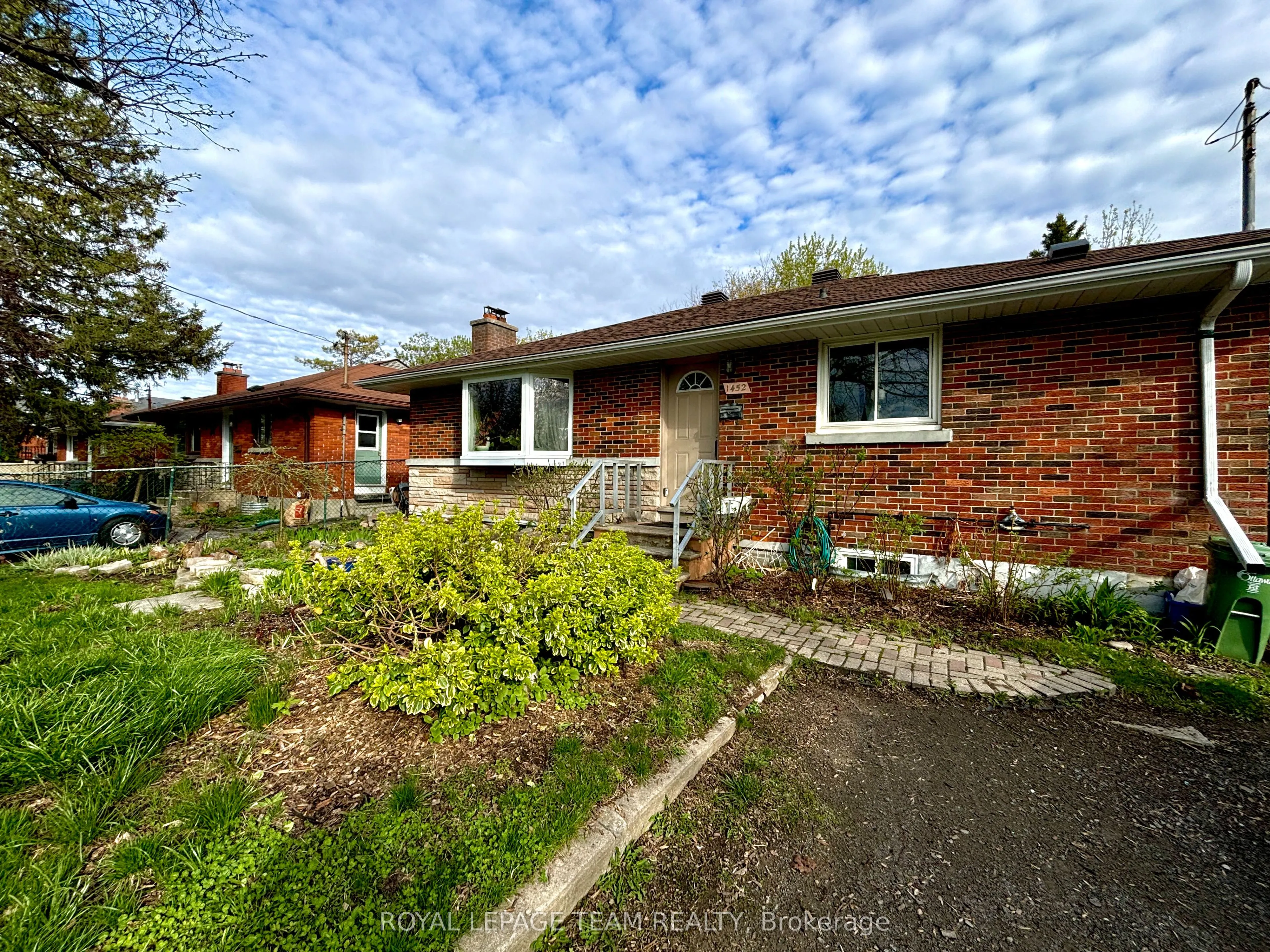 1452 Chatelain Avenue, Carlington - Central Park, ON K1Z 8B1