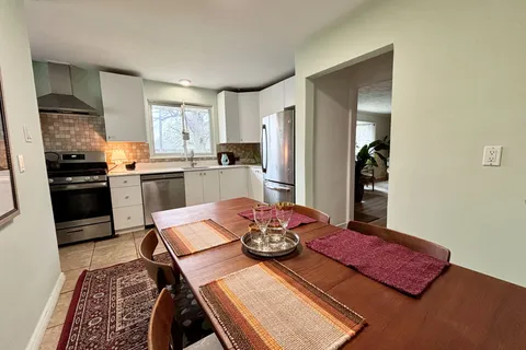 1452 Chatelain Avenue, Carlington - Central Park, ON K1Z 8B1