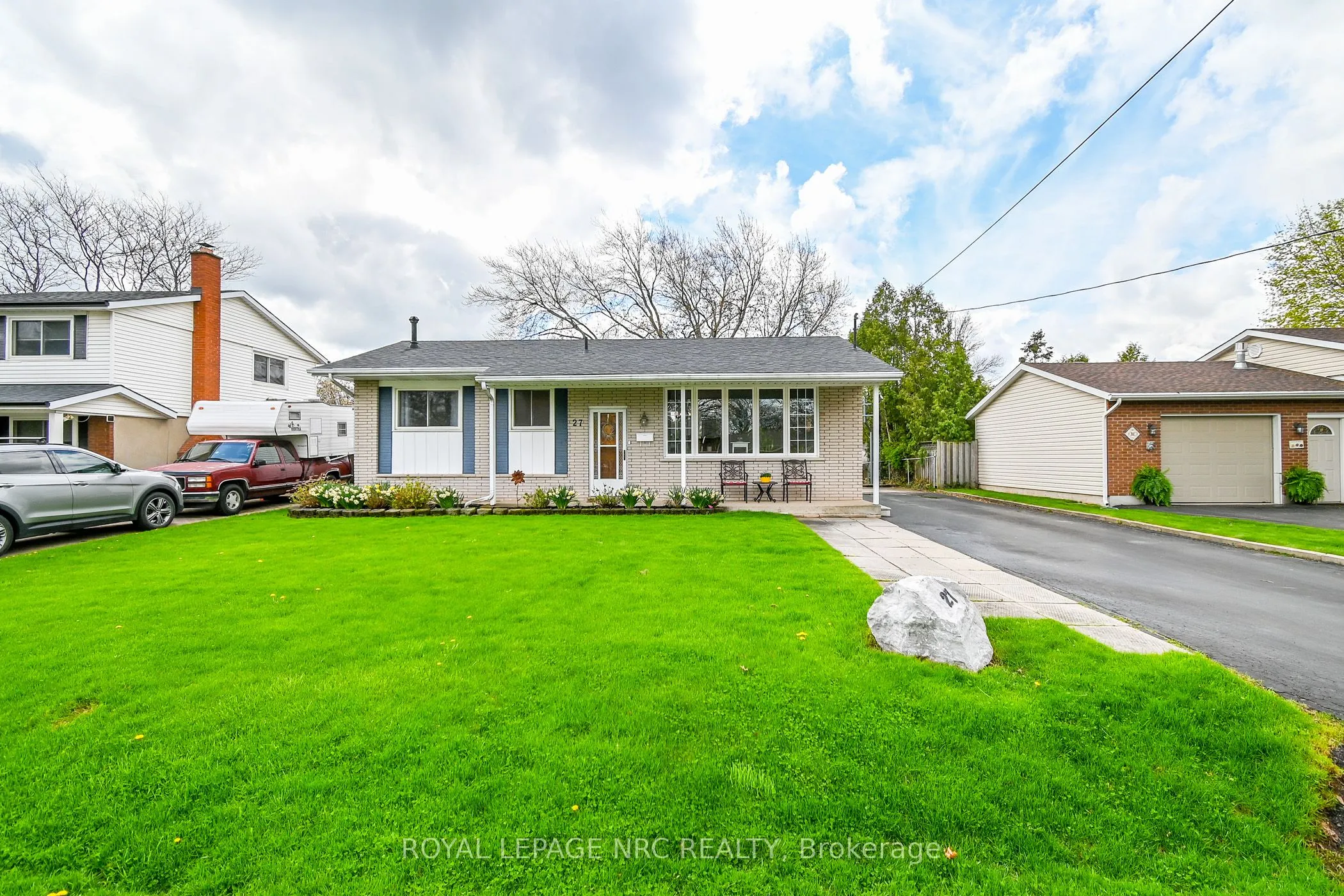 27 Forest Road, Grimsby, ON L3M 2J4