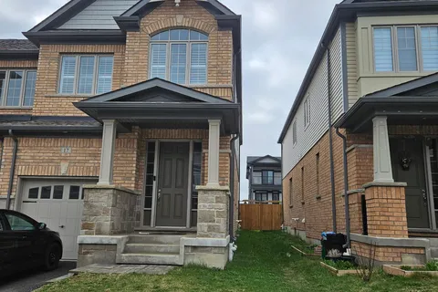 17 Stonehill Avenue, Kitchener, ON N2R 0N9