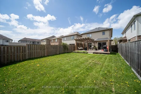 8648 DOGWOOD Crescent, Niagara Falls, ON L2H 0K9