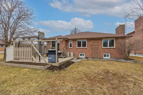 984 Ambleside Crescent, ON K7P 2B7