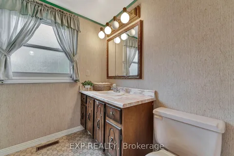 165 Harvard Road, Waterloo, ON N2J 3V4