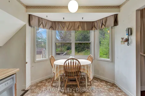 165 Harvard Road, Waterloo, ON N2J 3V4