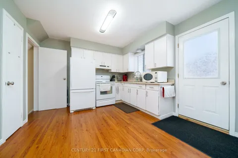 215 Beattie Street, Strathroy-Caradoc, ON N7G 2X3