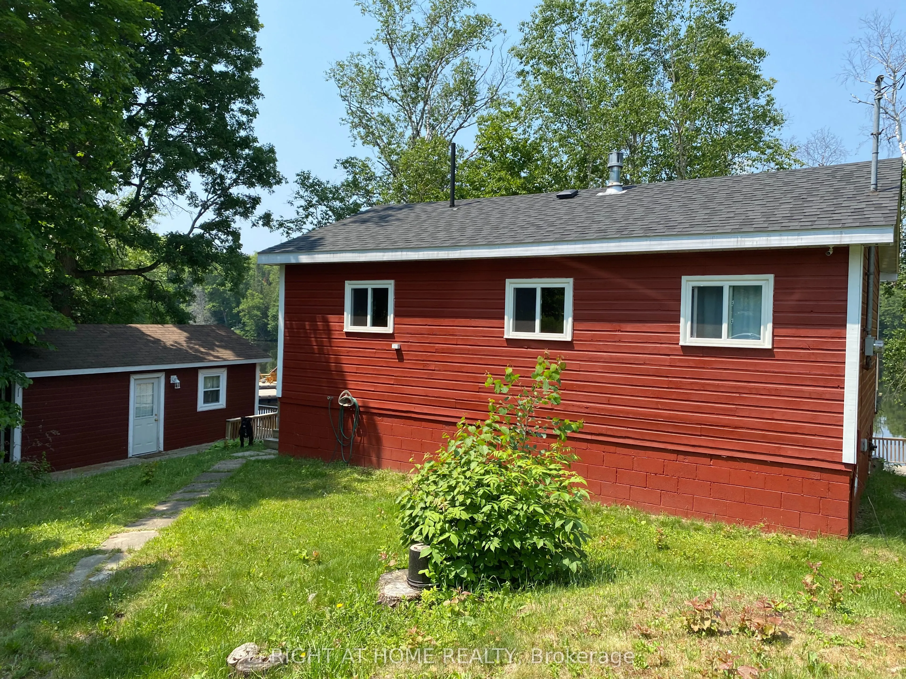 104 Lakeside Drive, ON P2A 0B4
