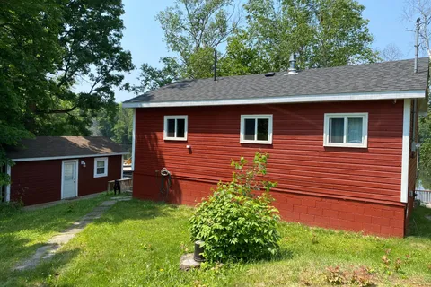 104 Lakeside Drive, ON P2A 0B4