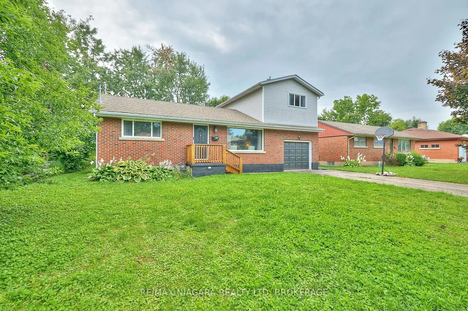 6100 Sidney Street, Niagara Falls, ON L2E 3A1