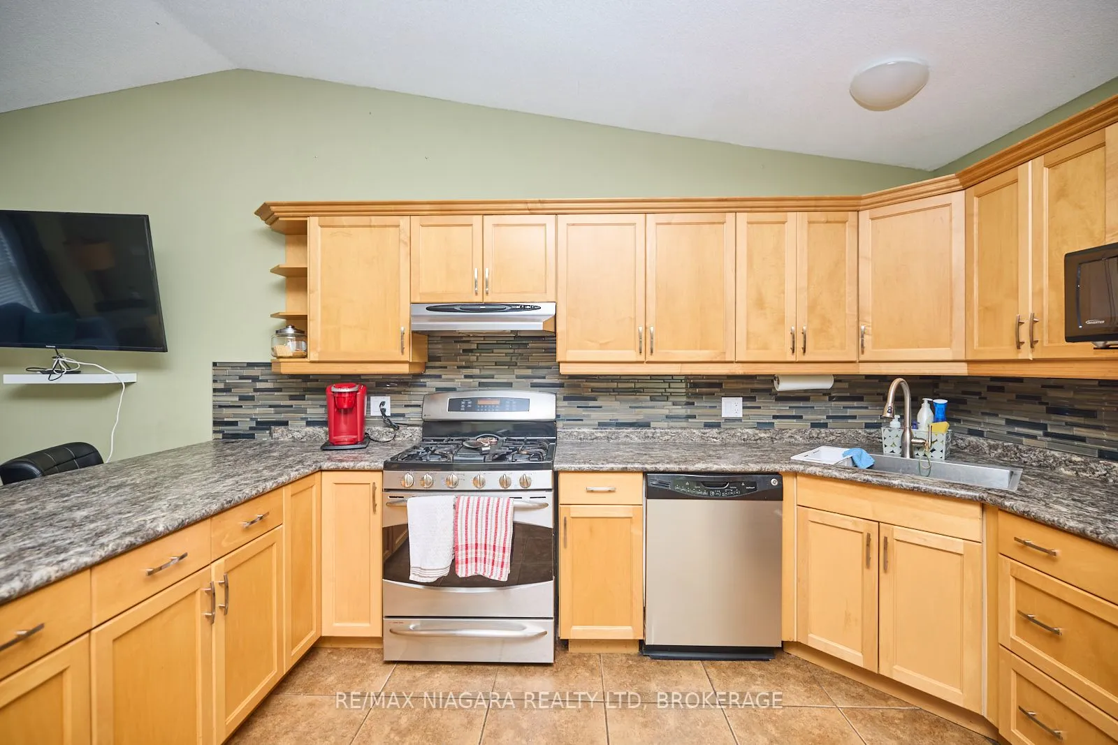 3001 YOUNG Avenue, Fort Erie, ON L0S 1N0