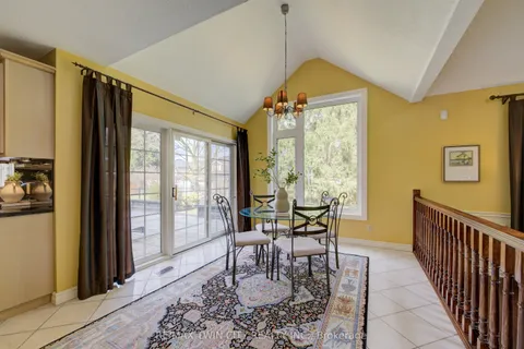 610 STONEBURY Crescent, Waterloo, ON N2K 3R1