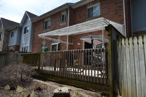 9 Hunters Court, Pelham, ON L0S 1E4