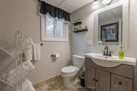 118 Westwood Crescent, Welland, ON L3C 4R3