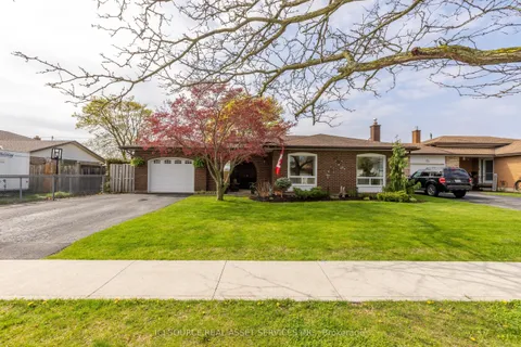 118 Westwood Crescent, Welland, ON L3C 4R3