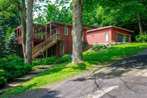 1 Montague Court, Peterborough West, ON K9J 7L5