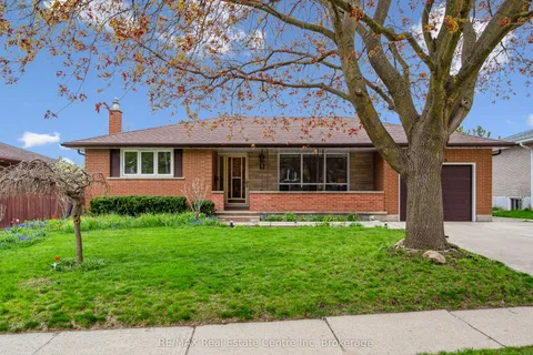 9 Flanders Road, Guelph, ON N1G 1V8