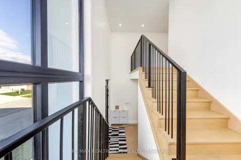7250 Silver Creek Circle, London South, ON N6P 0G9