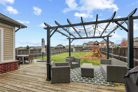 14 Gateway Avenue, West Lincoln, ON L0R 2A0