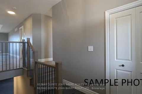 12 Parkland Circle, Quinte West, ON K8V 0R4