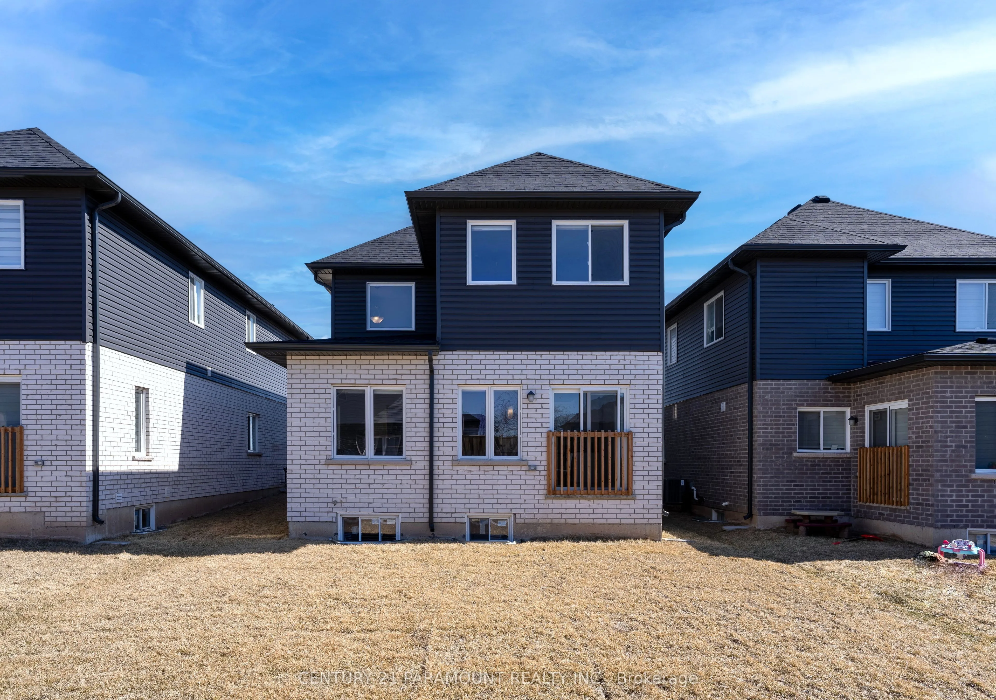 72 Bradley Avenue, Welland, ON L3B 0K1
