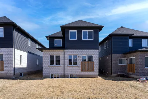 72 Bradley Avenue, Welland, ON L3B 0K1