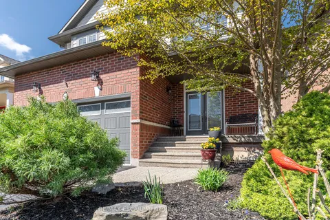 537 VALRIDGE Drive, Hamilton, ON L9C 0A9