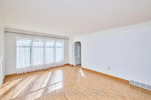 66 ROSE Avenue, Thorold, ON L2V 3C8