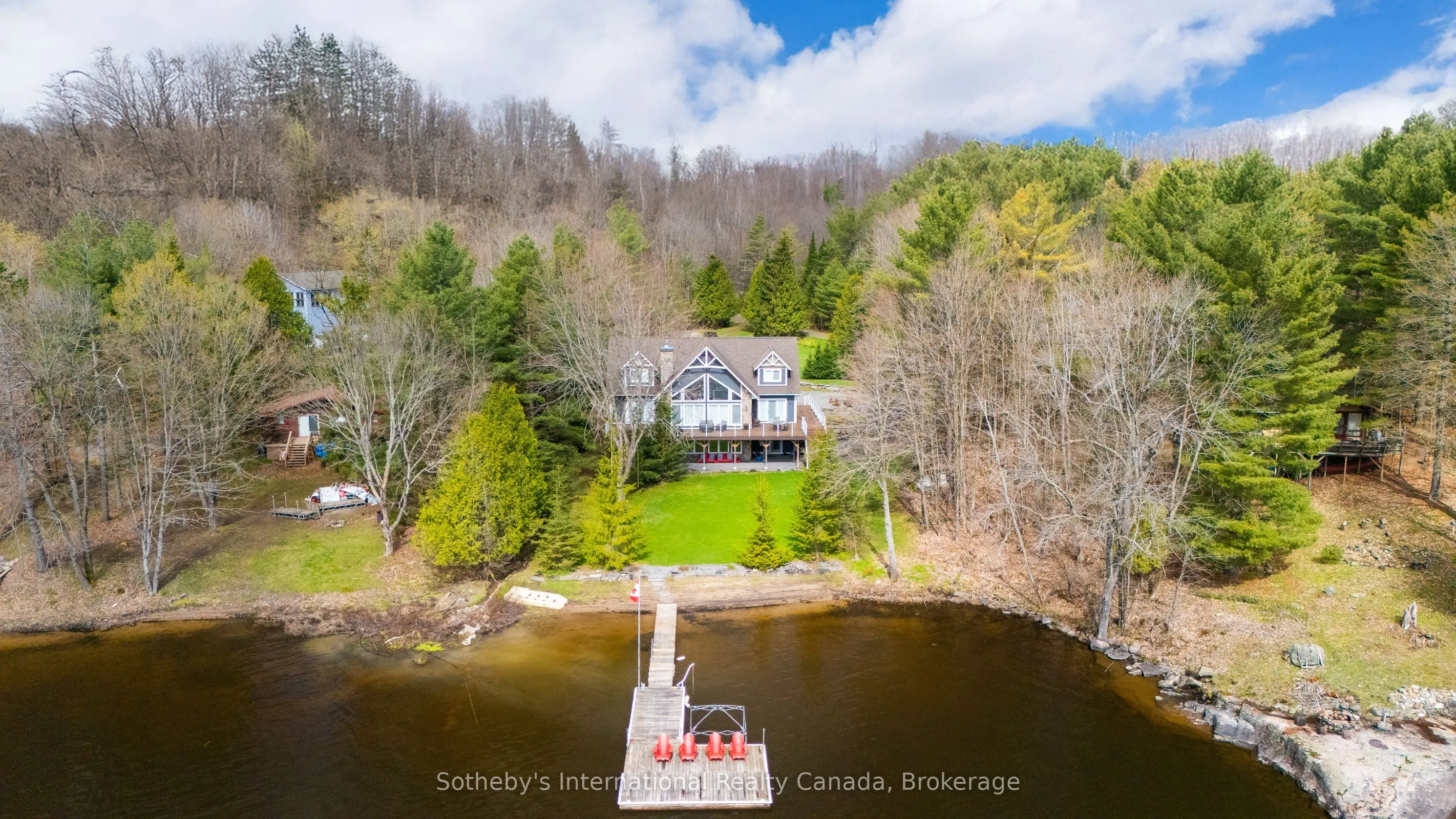1492 North Shore Road, Muskoka Lakes, ON P0B 1M0