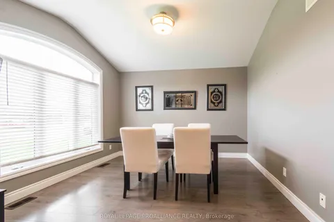11 Brookfield Crescent, Quinte West, ON K8V 0H9