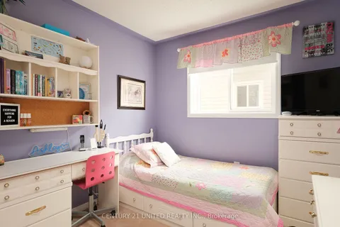 1403 Ireland Drive, Peterborough West, ON K9K 0A7