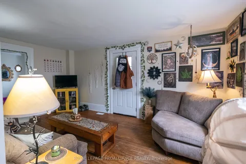 107-109 King Street, Quinte West, ON K8V 3W2