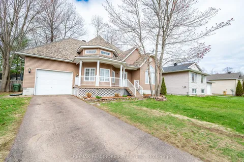 44 Bayshore Drive, Petawawa, ON K8H 3R7