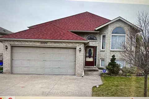 2229 Curry Avenue, Windsor, ON N9B 3W9