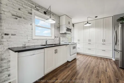 27 Madison Street, Fort Erie, ON L2A 3Z7