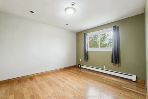 27 Madison Street, Fort Erie, ON L2A 3Z7