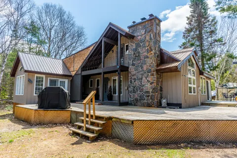 1065 Cloverleaf Road, Algonquin Highlands, ON K0M 1J2