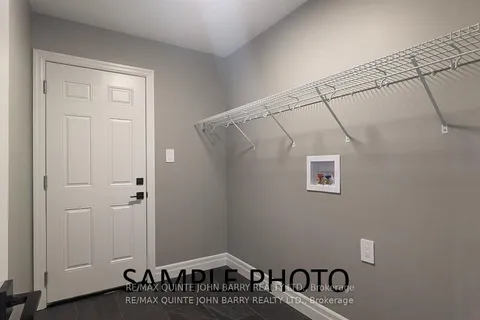 14 Parkland Circle, Quinte West, ON K8V 0R4