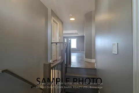 14 Parkland Circle, Quinte West, ON K8V 0R4