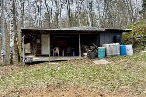 2223 Henderson Road, Central Frontenac, ON K0H 1K0