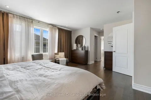 17 Venture Way, Thorold, ON L2V 0G9